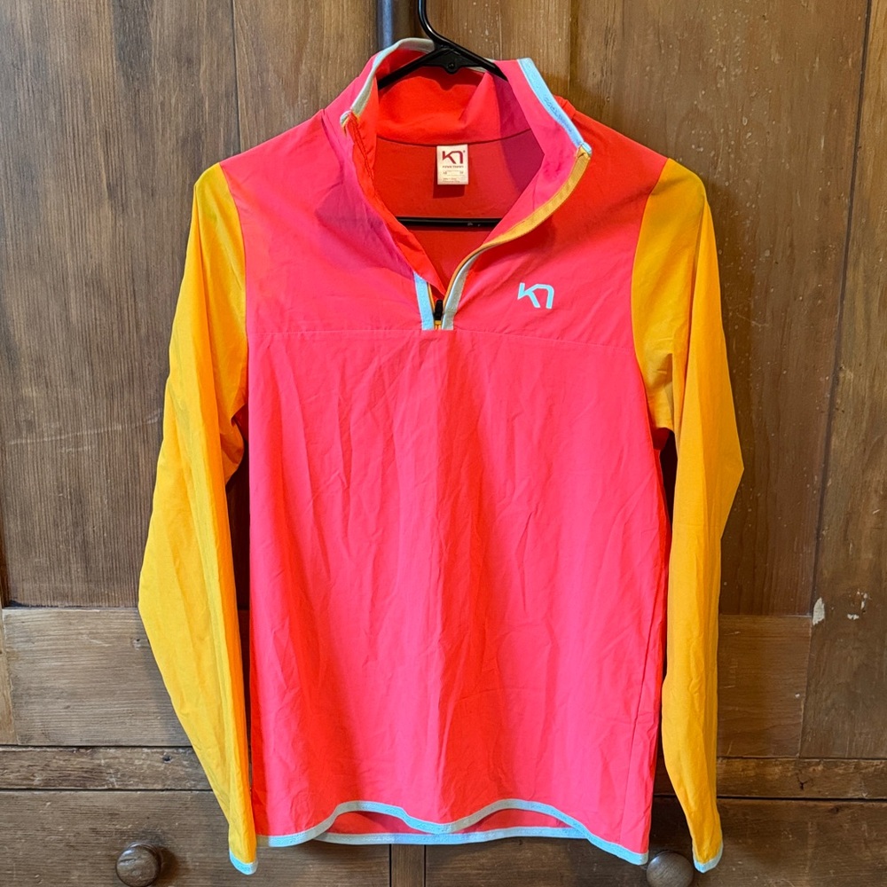 Kari Traa Bright Pink/gold windbreaker